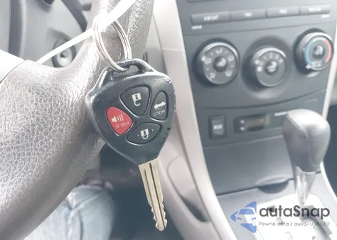 2010 Toyota Corolla Le z USA, uszkodzony, nr VIN 2T1BU4EE8AC525193